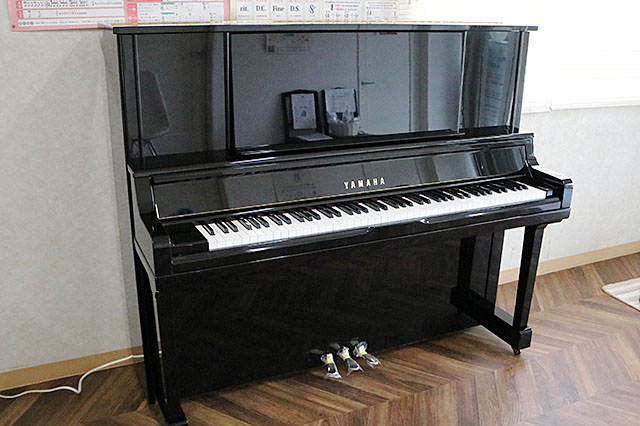 YAMAHA UX30A アップライトピアノ 上位機種 X支柱